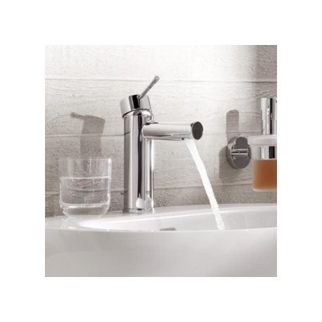 Смеситель для раковины GROHE Essence+ с донным клапаном и низким изливом, хром 32898001