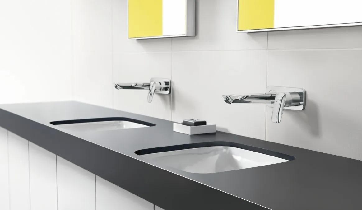 Смеситель для умывальника настенный Hansgrohe Logis 71220000